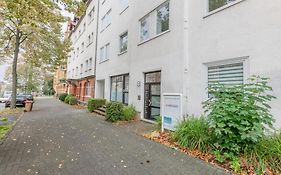 Stay Awesome - Urban Jungle Apartment in Wilhelmshöhe